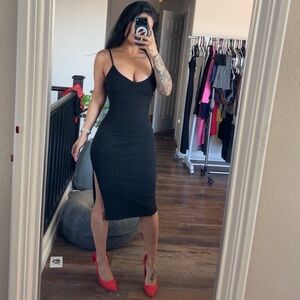 Chic Black Midi Dress with Side Slit